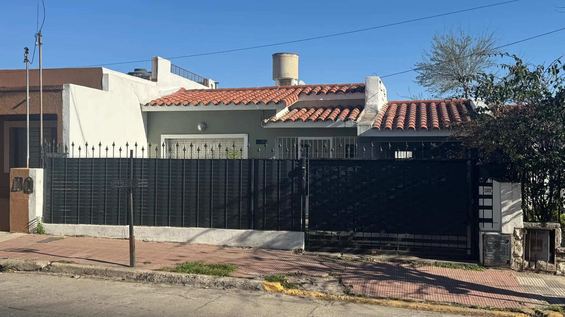 CASA EN VENTA DE 3 DORMITORIOS VILLA CABRERA para Renta