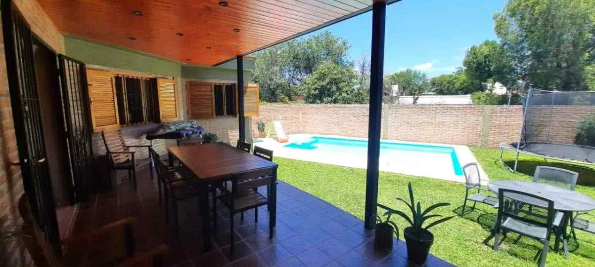 ARGUELLO ( NORES INM) -UNA PLANTA - IMPECABLE - CASA - VEALA HOY