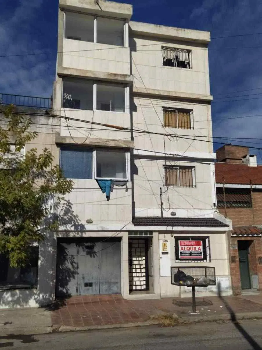 SE ALQUILA EXCELENTE DPTO B SAN VICENTE