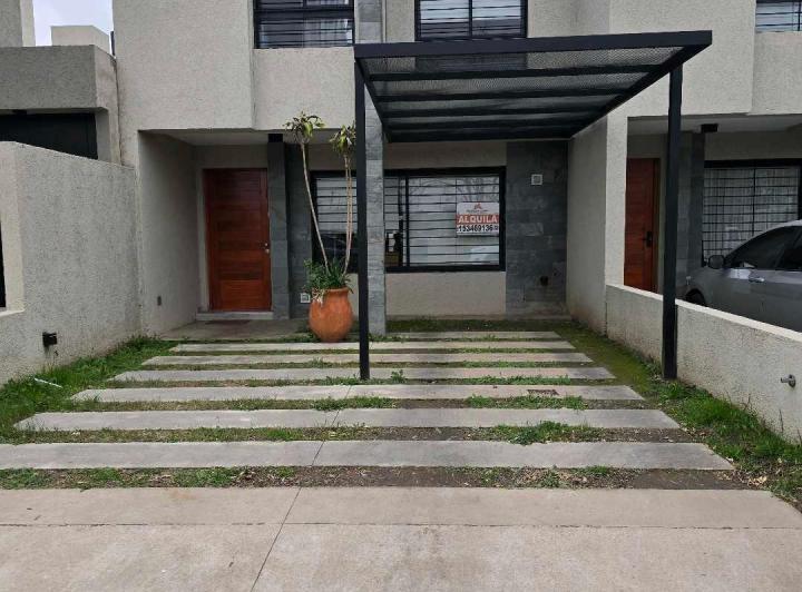 Casa · 130m² · 3 Dormitorios · 1 Cochera
