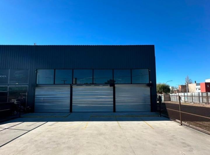 Local comercial · 540m² · 5 Cocheras