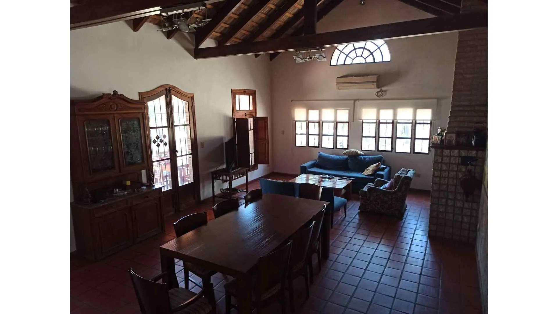 LA CAROLINA - Pque arbolado de 2500m² Casa de 238m²/ Pileta