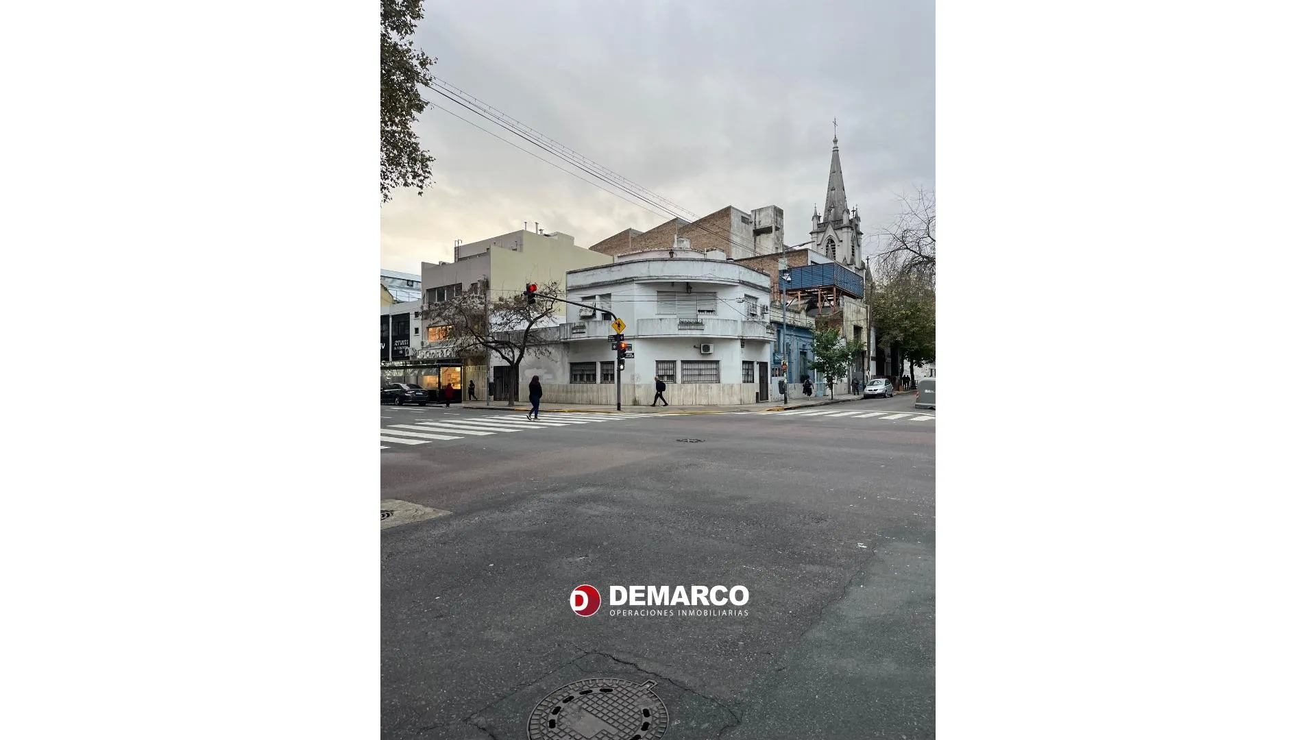CASA/ LOTE PROPIO 17.40x8.84.-- Z/ COMERCIAL /TEXTIL