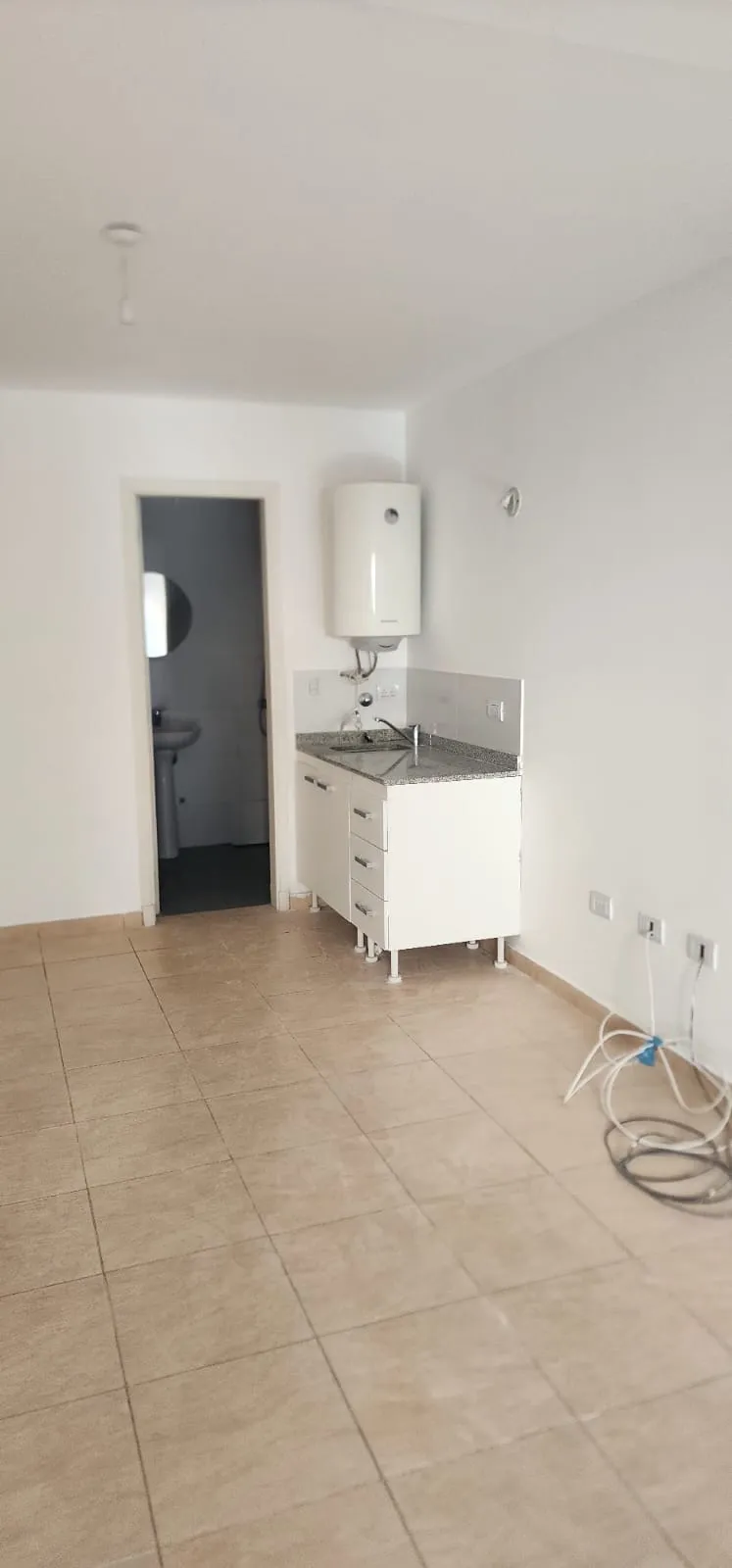 AAAlquilo Sucre 55. monoambiente $360000