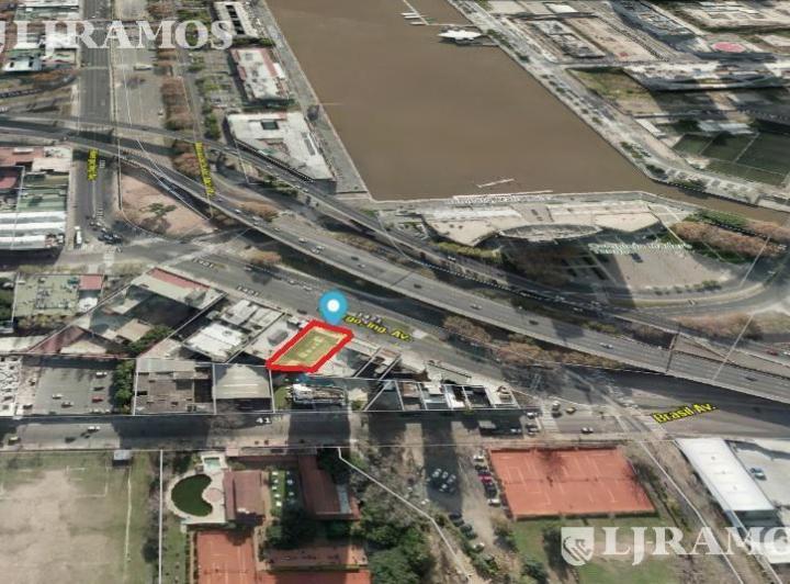 Terreno · 600m²