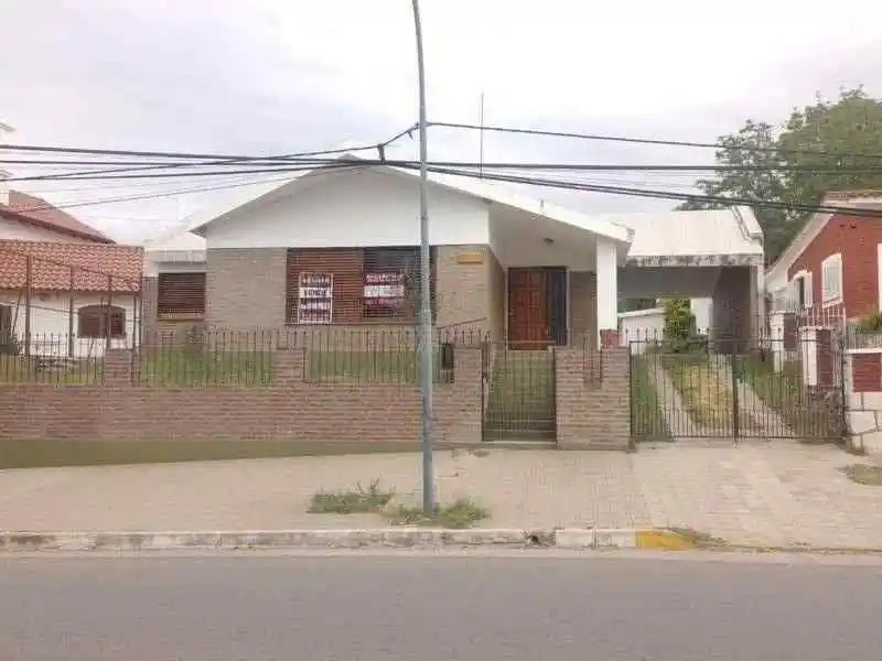 Saldan Casa 3 dor 2 baños terreno 600m2 cub 210 m2