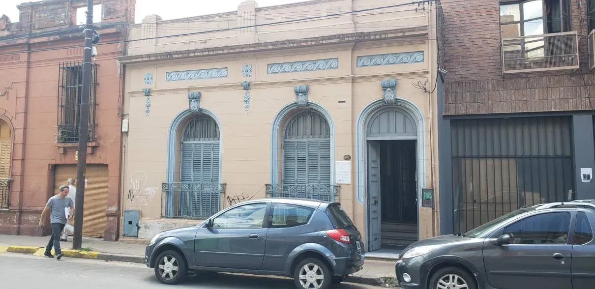 9 de julio 1400 Alberdi casa uso comercial o apto edificio urgente!