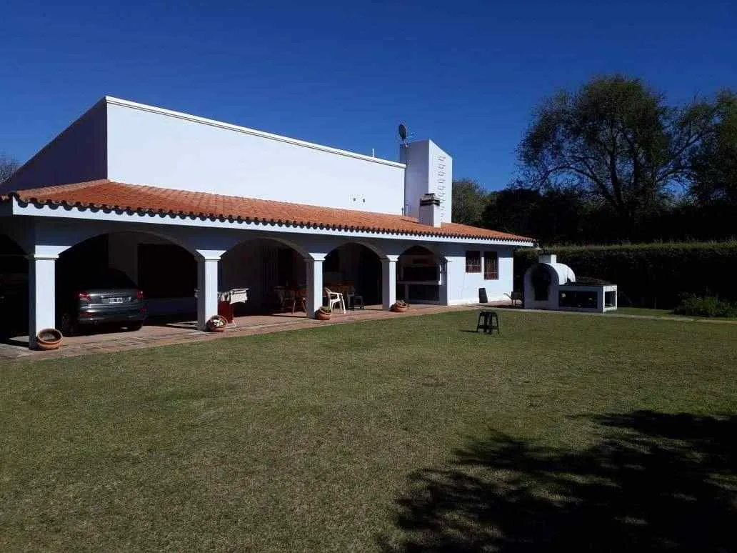 CASA EN VENTA GRAN PARQUE COSQUIN AMOBLADA