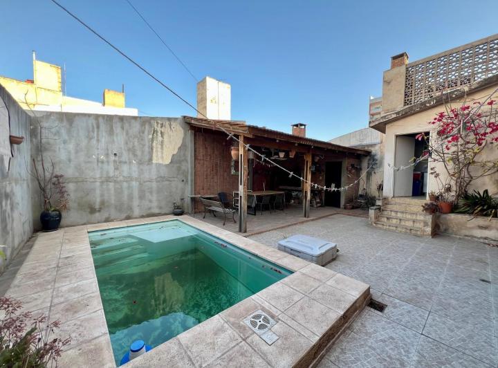 Terreno · 228m² · 4 Dormitorios · 1 Cochera