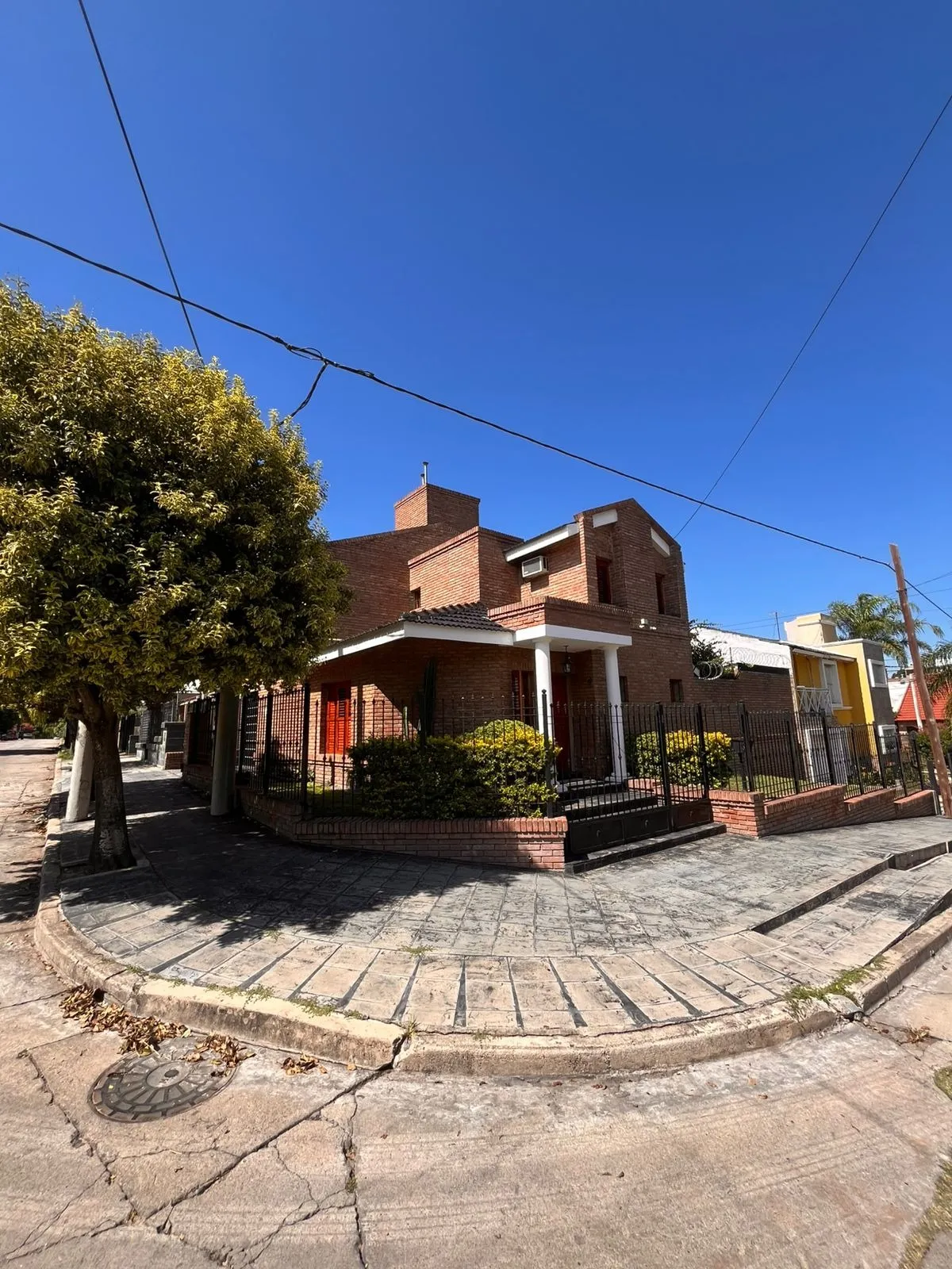 CASA EN VENTA EN SAN SALVADOR  CONFORT, UBICACION Y ESPACIO AMPLIOS