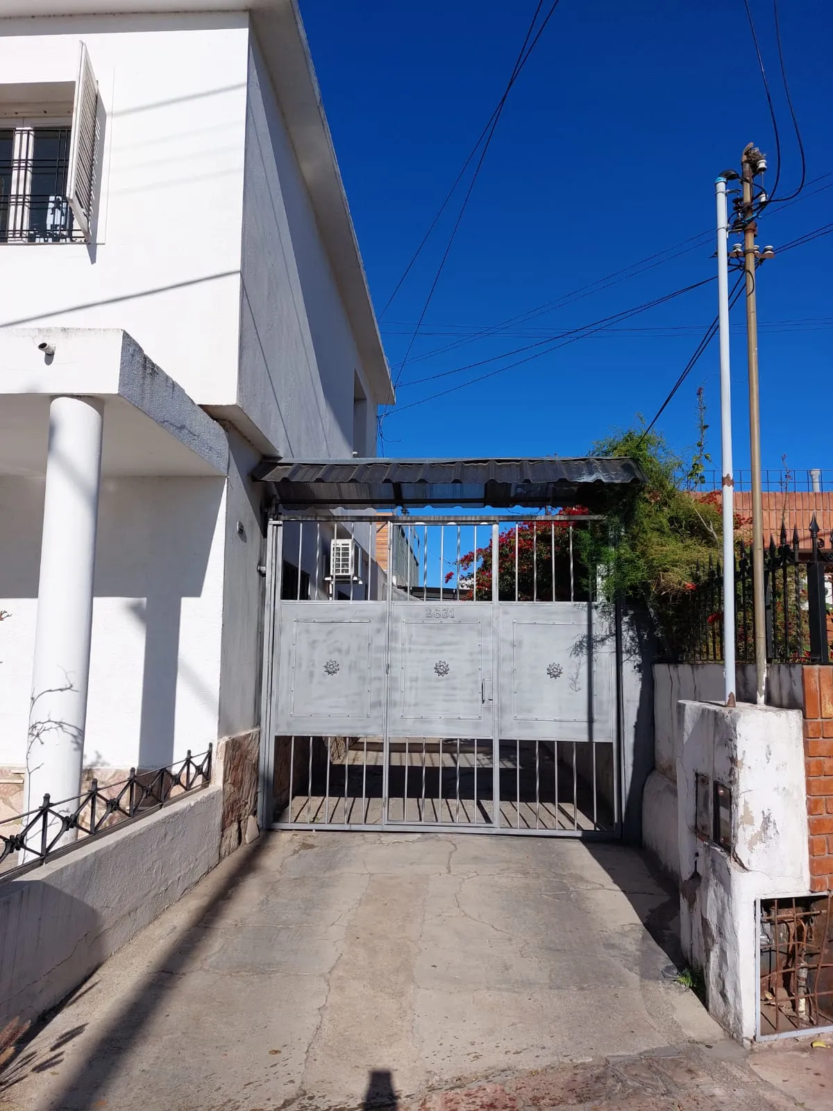 CASA EN VENTA - BARRIO ESCOBAR