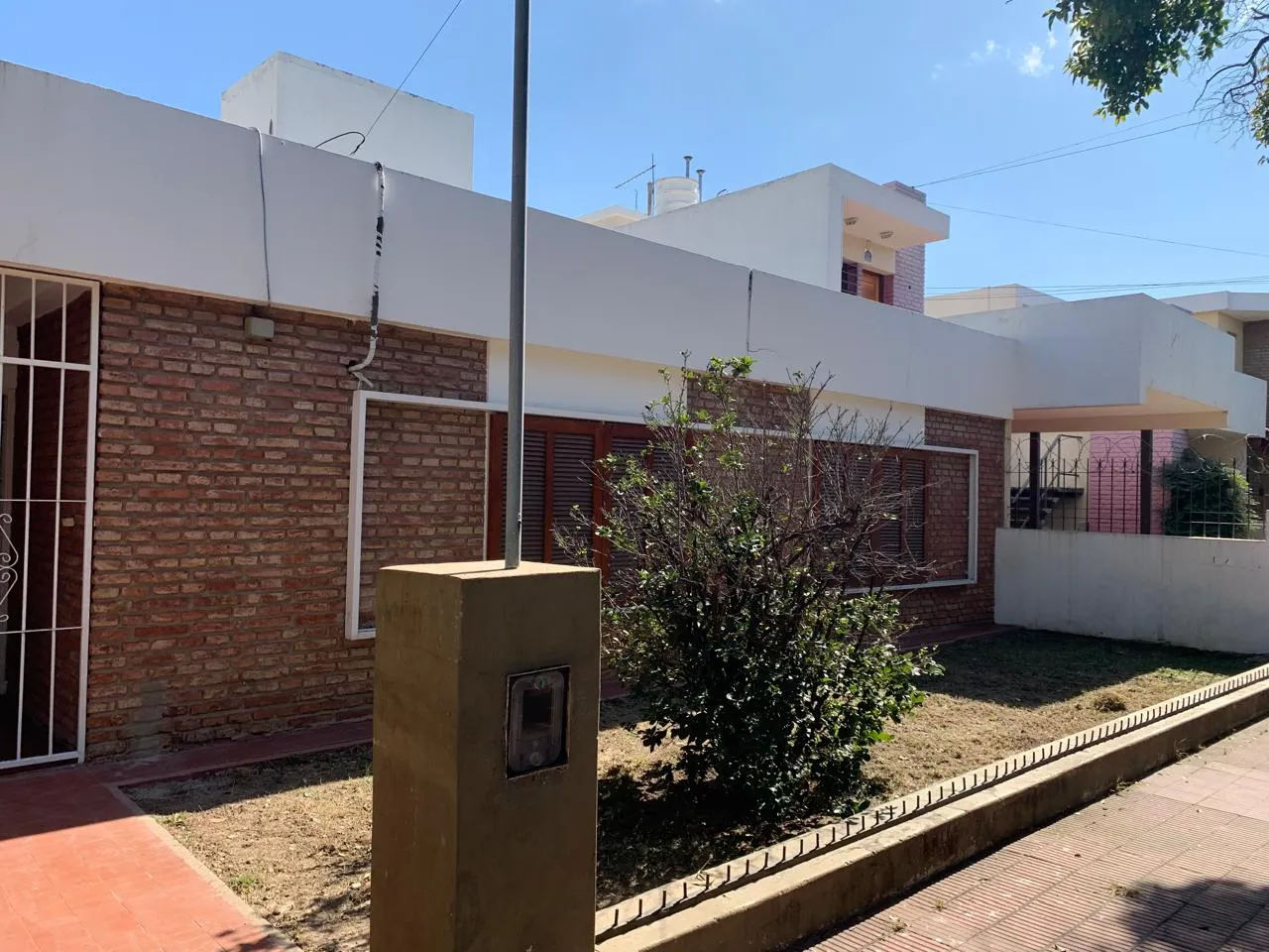 BARRIO PASO DE LOS ANDES CASA - ESQUINA