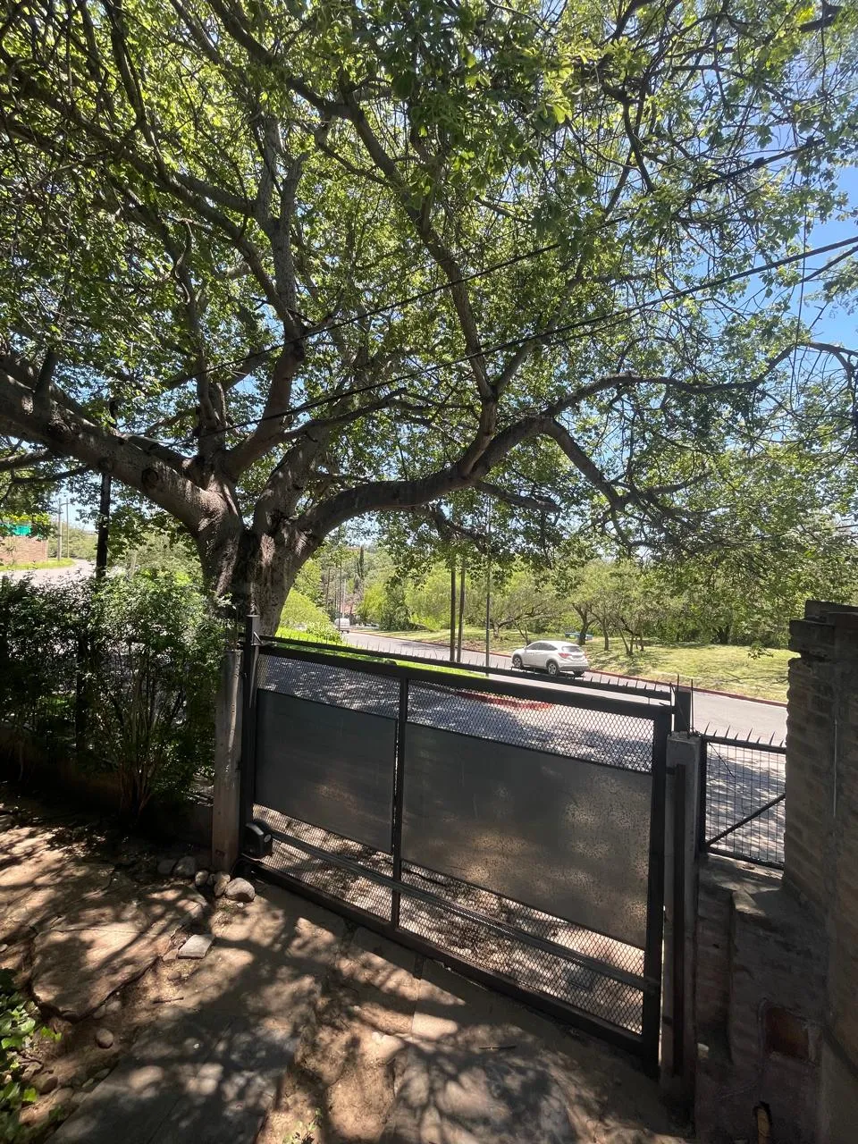 CASA EN VENTA - COLINAS DEL CERRO