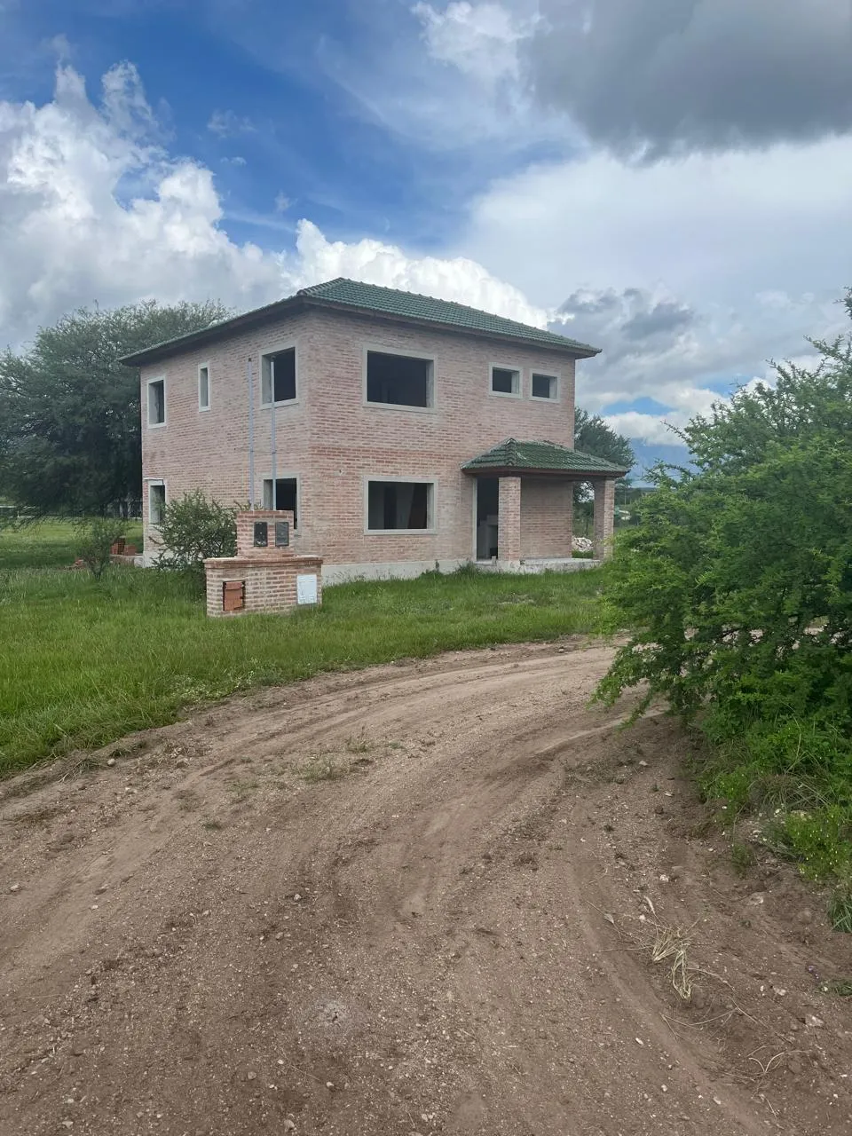 CASA A TERMINAR 2 DORM.  EN ARROYO LOS PATOS