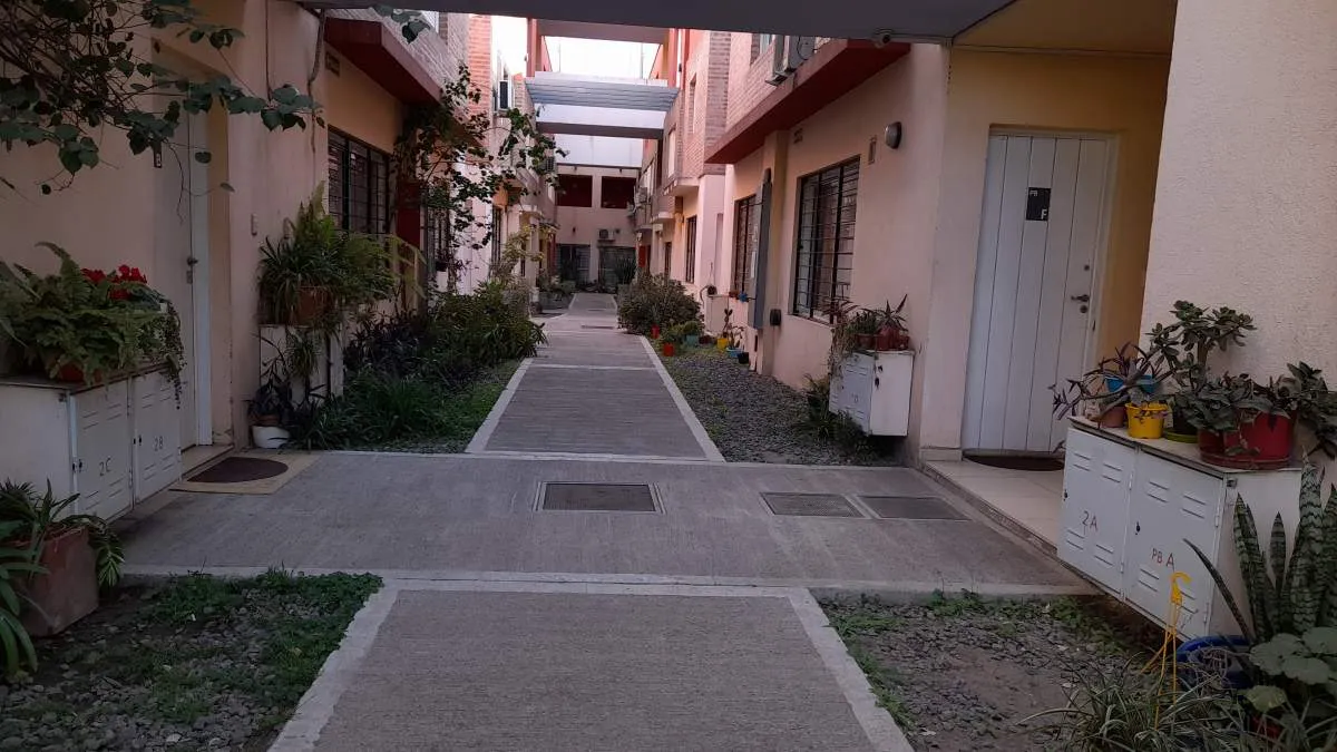 Alberdi - Duplex -CON RENTA
