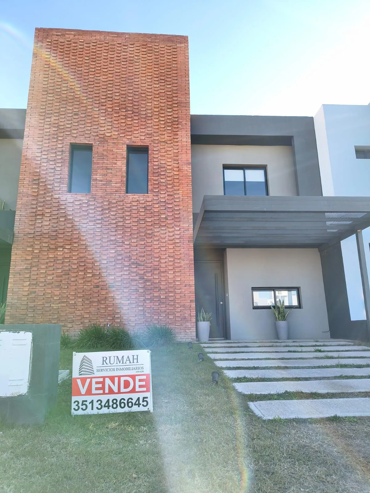 DUPLEX EN VENTA - RINCONES DE MANANTIALES - 2D 2B IMPECABLE!!