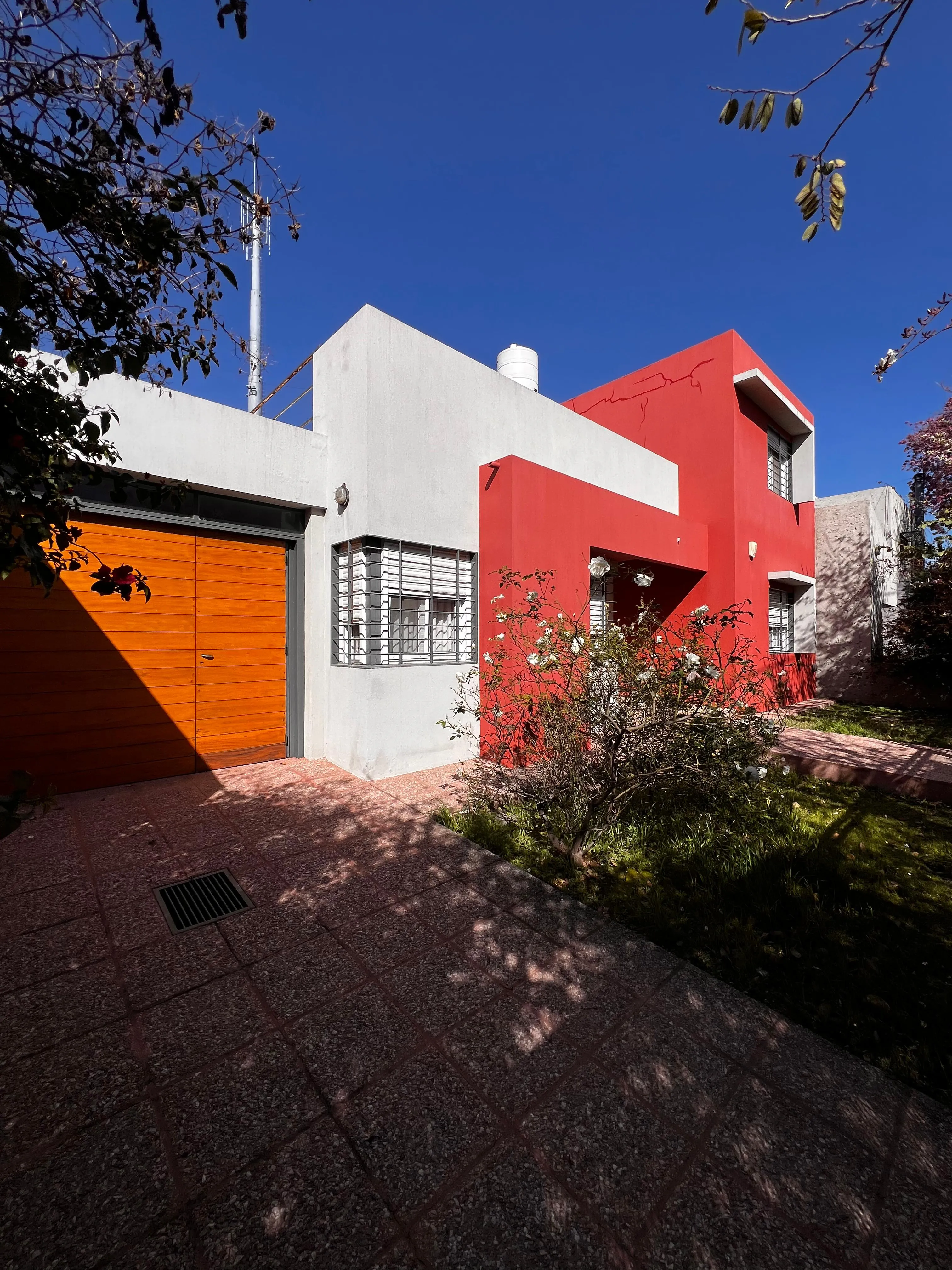 APTA CREDITO - CASA DE 3 DORM. EN VENTA EN ALTO ALBERDI