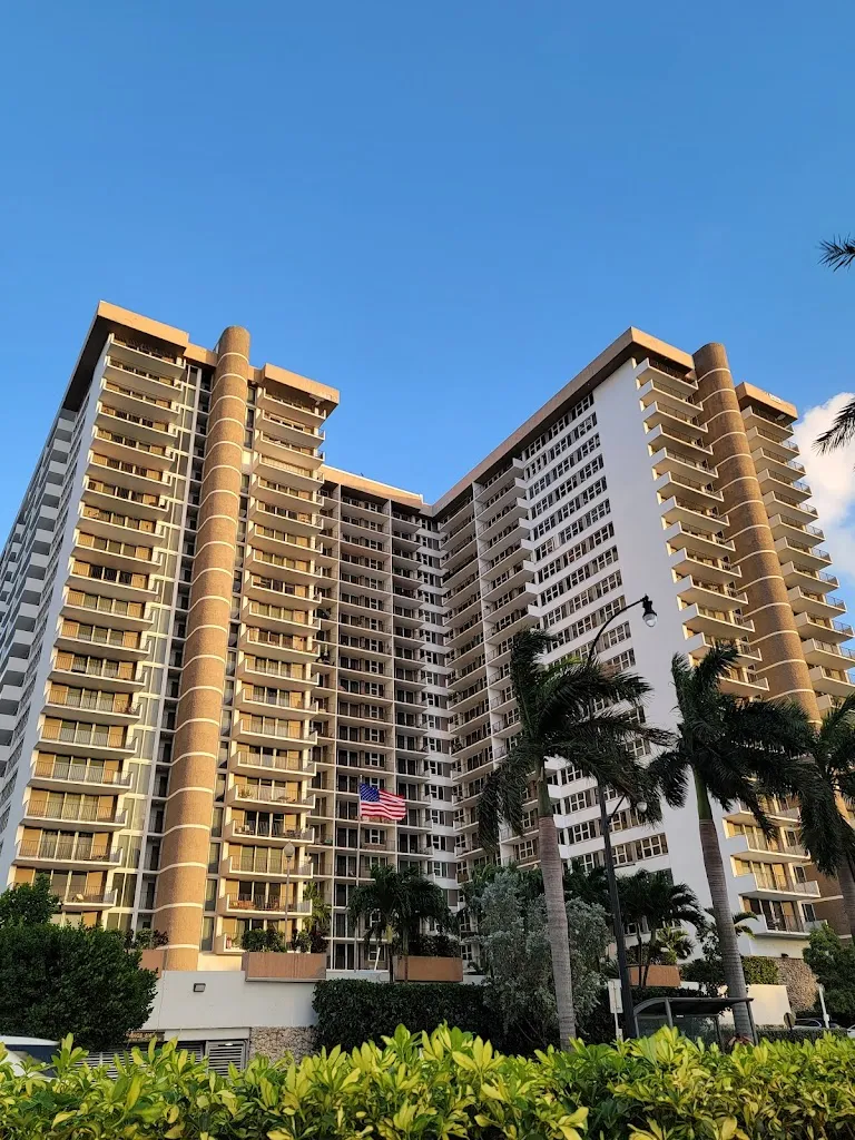FLORIDA -MIAMI - PENTHOUSE 2 D EN SUITE - SERVICIO DE PLAYA - PILETA - COCHERA