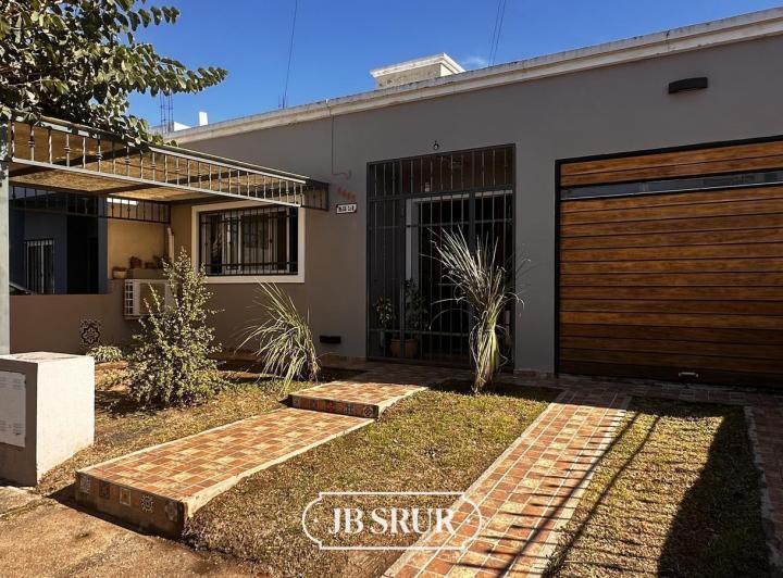 Casa · 130m² · 4 Ambientes · 2 Cocheras