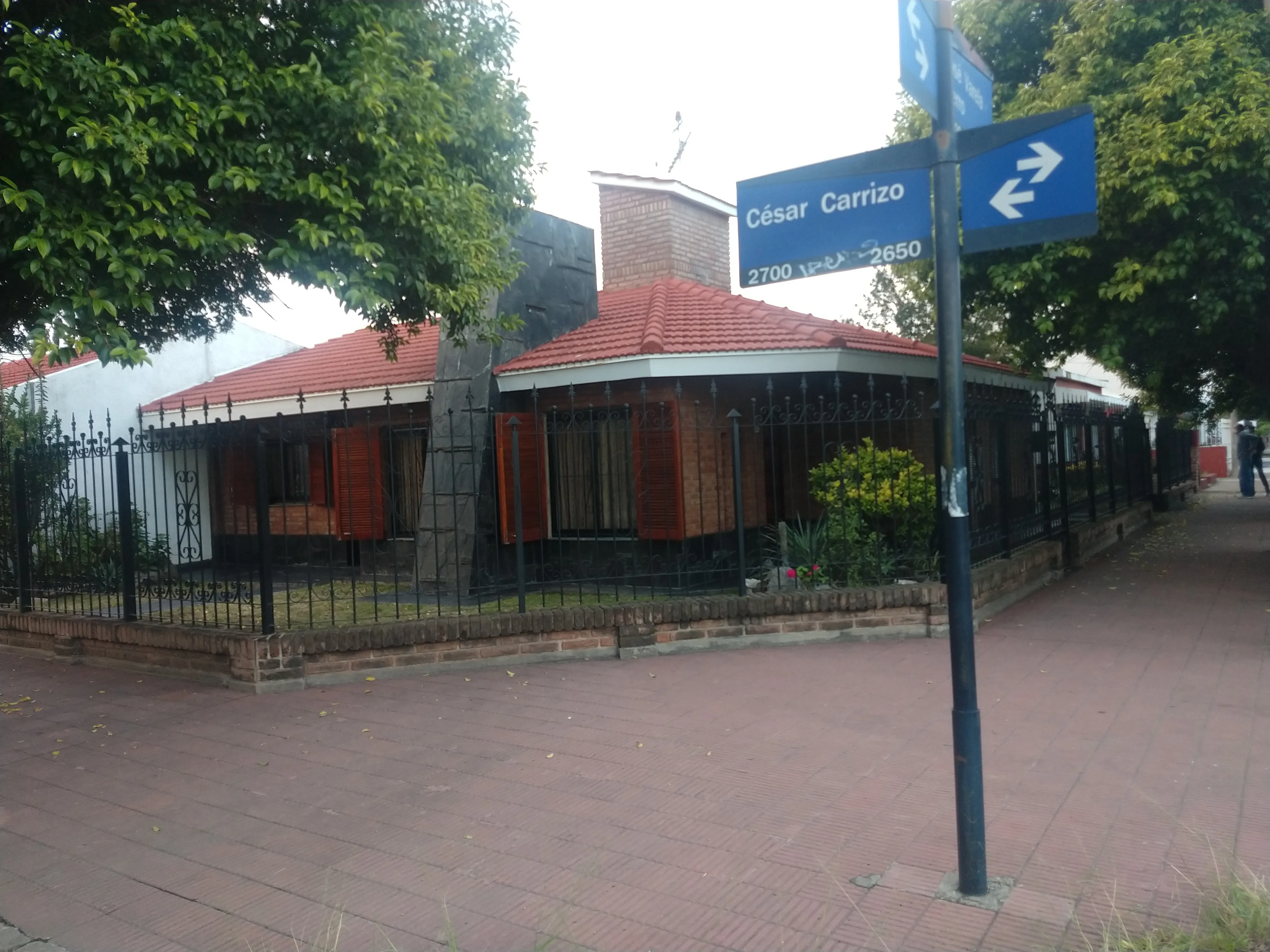 😍HERMOSA CASA 💒AMPLIA Y FUNCIONAL EN 🚩JOSE BARELA BERRO 4305 B° Poeta Lugones