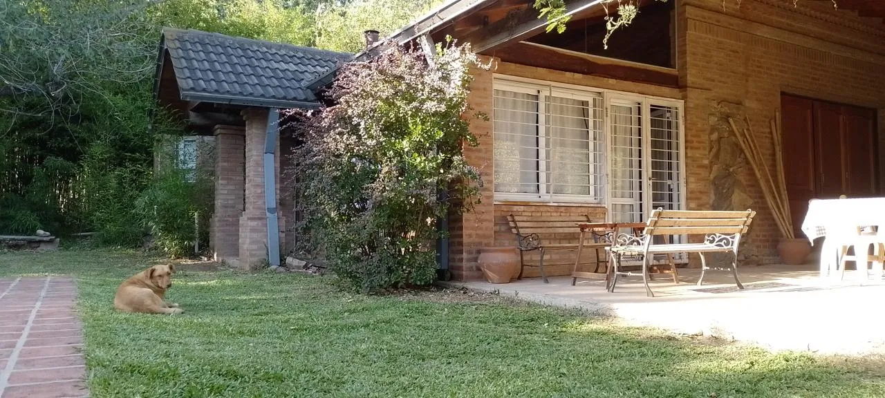 ENORME Y HERMOSO PARQUE - CASA EN SAN ANTONIO