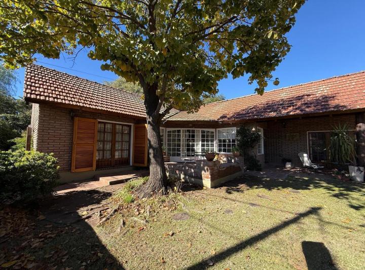 Casa · 173m² · 4 Ambientes · 1 Cochera