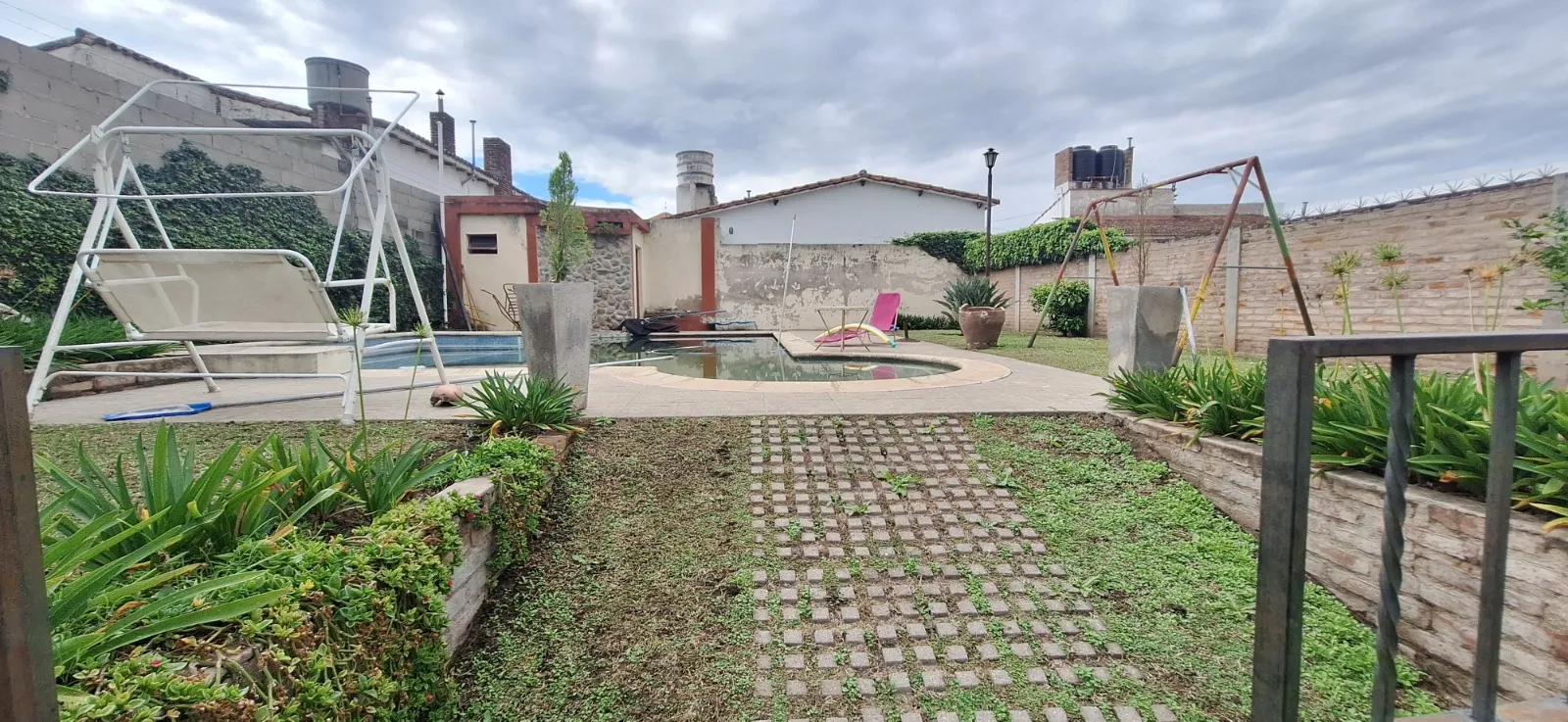 Casa 4 dormitorios - Pileta - Cerrillos al 700 - B° Pellegrini -  Alta Gracia