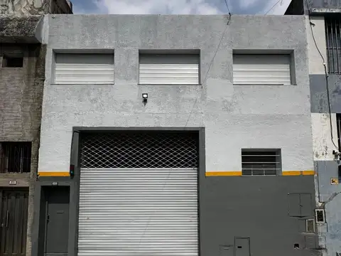 Galpón en Alquiler en Mataderos, CABA