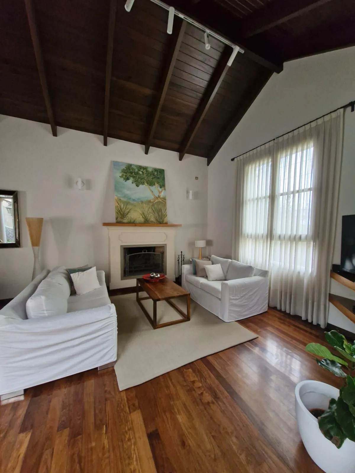 ¡Venta! Increíble Casa - Cerro De Las Rosas - Toda en una planta ¡Con Escritura!