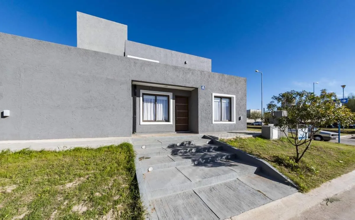 CASA EN VENTA EN DOCTA BOULEVARD - Malagueño