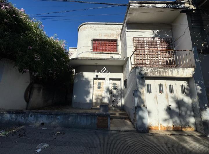 Casa · 126m² · 10 Ambientes · 1 Cochera