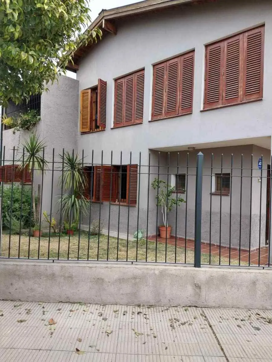 EXCELENTE PROPIEDAD EN VENTA, 4 DORMITORIOS, GGE.