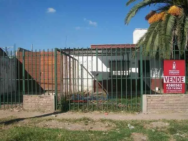 CASA 2 DOR MÁS TERRENO SOBRE CALLE MALAGUEÑO