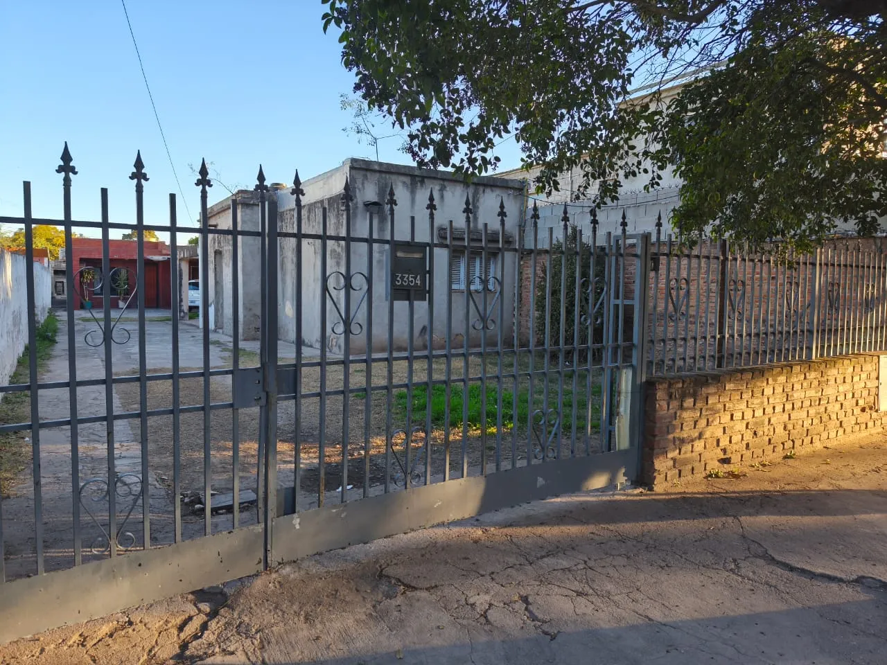 CASA SOBRE AV. MALAGUEÑO