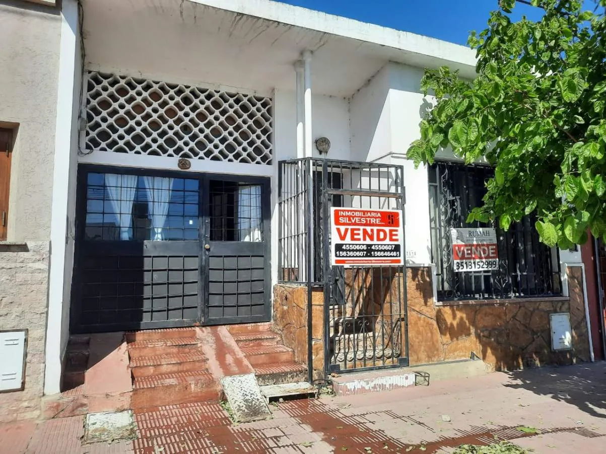 CASA EN VENTA EN BARRIO SAN VICENTE