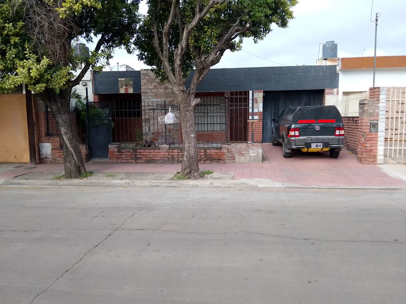 CASA EN VENTA DE 3 DORMITORIOS EN LOS NARANJOS  a 1 cuadra de ruta 20