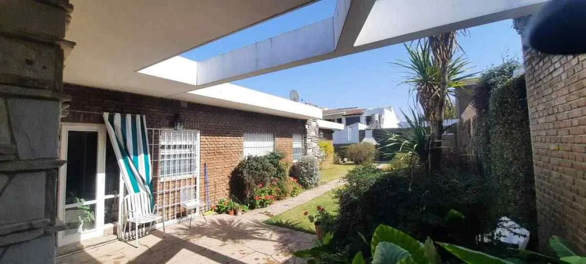 VENDE CASA 3 DORMITORIOS, PARQUE COREMA