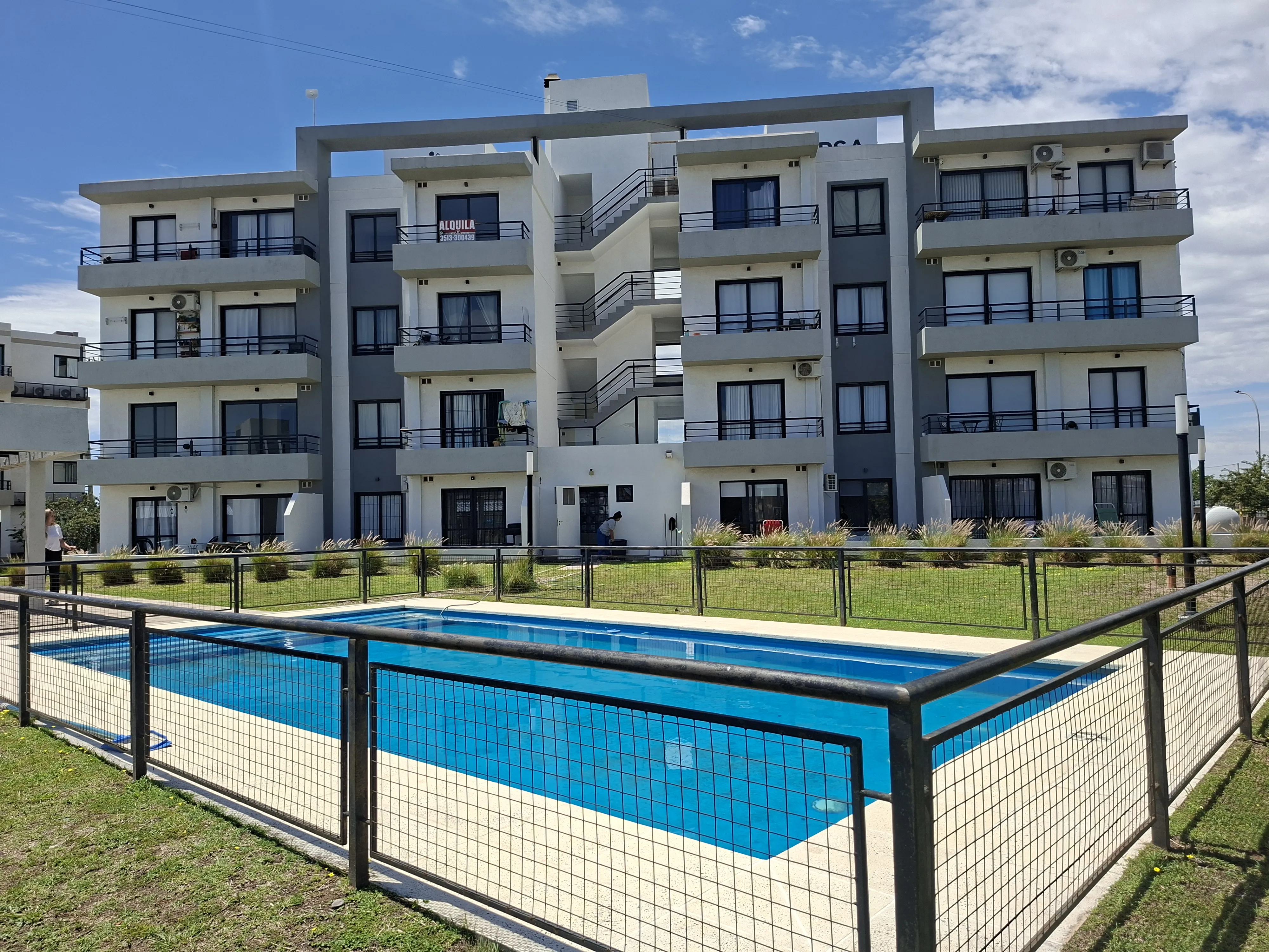 VENTA: Dpto 2 dorm. en complejo cerrado- Valle Cercano.