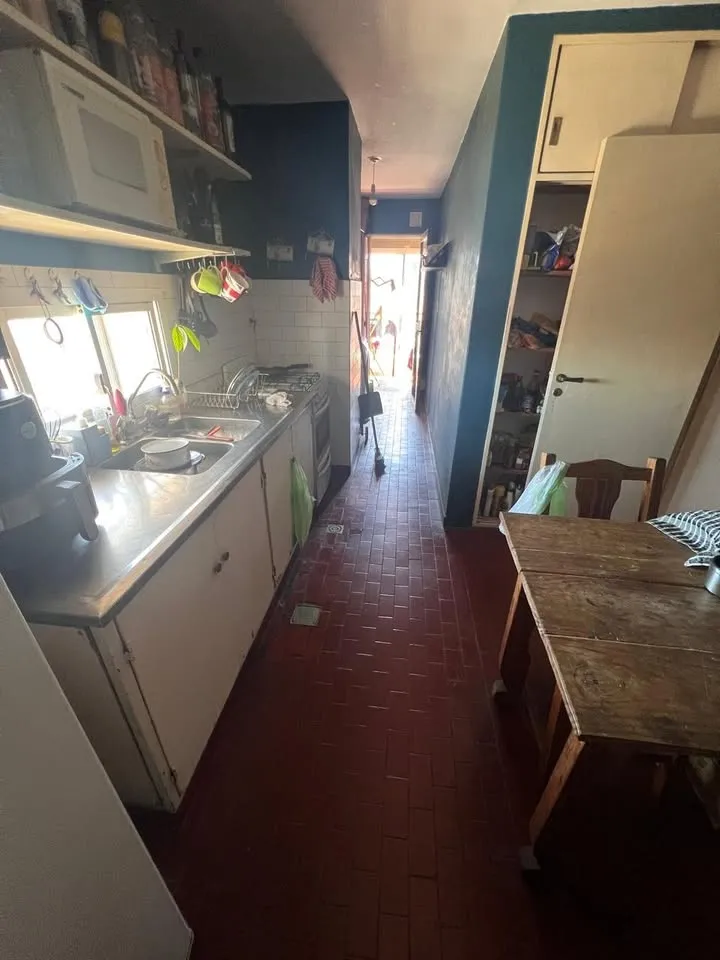 En venta depto de tres dormitorios con balcón y cochera en Nueva Cba