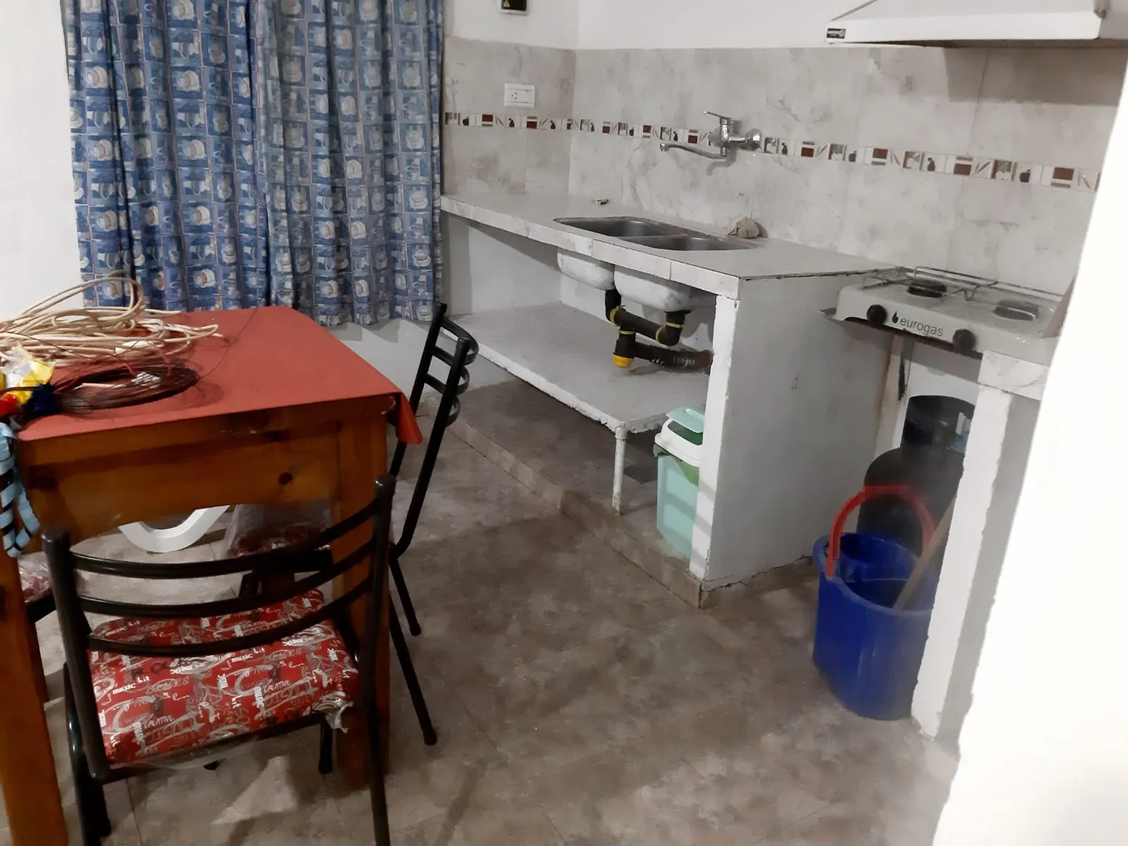 Alquilo Bialet Massé, Mir. del Lago, c/ Thea Nº 568, $ 300.000 mensual, TE: 351-