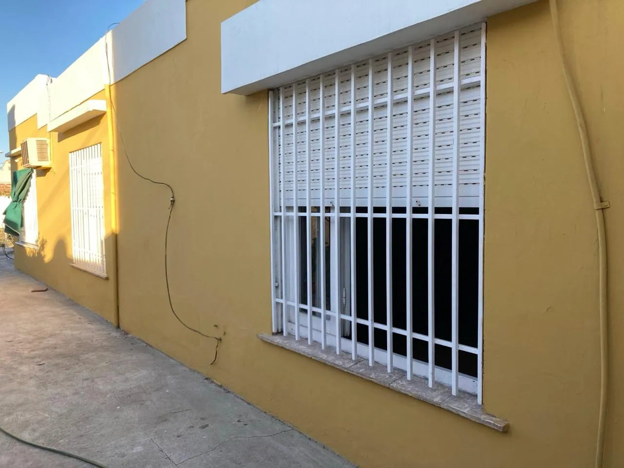 VENDO CASA MAS UN DEPARTAMENTO.