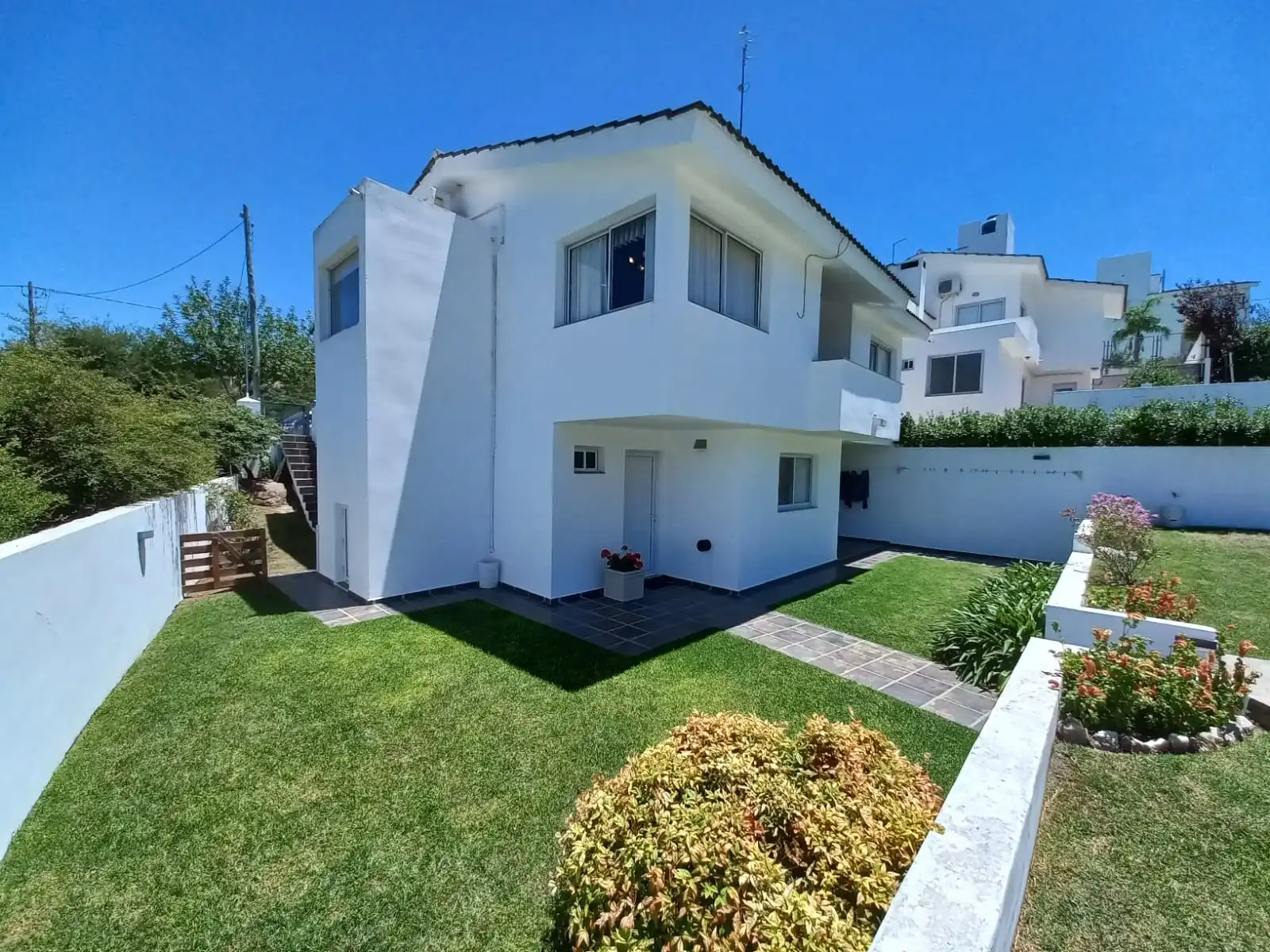 CASA EN VENTA CON VISTAS EN CARLOS PAZ