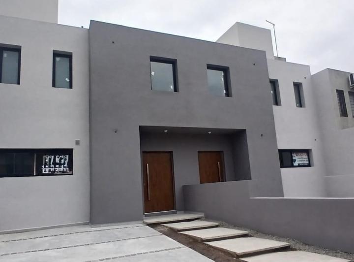 Casa · 132m² · 5 Ambientes · 2 Cocheras