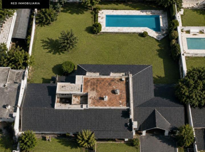 Casa · 395m² · 12 Ambientes