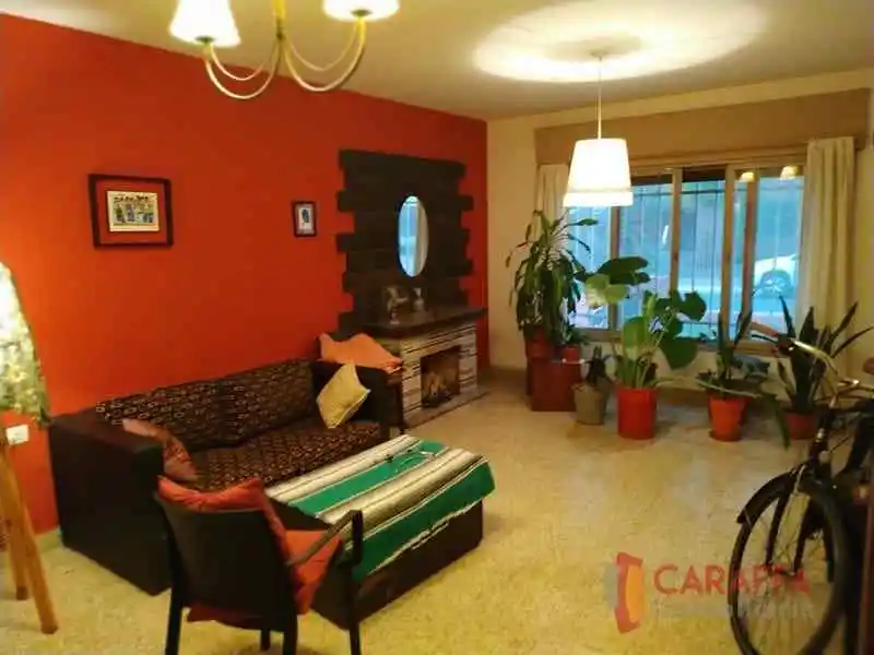 CASA DE 3 DORMITORIOS A 2 CUADRAS DEL PARQUE DE LAS NACIONES CERRO DE LAS ROSAS