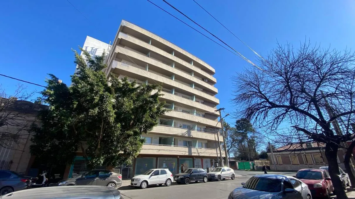 COFICO - Departamento 2 Dormitorios con balcon sobre Rivera Indarte
