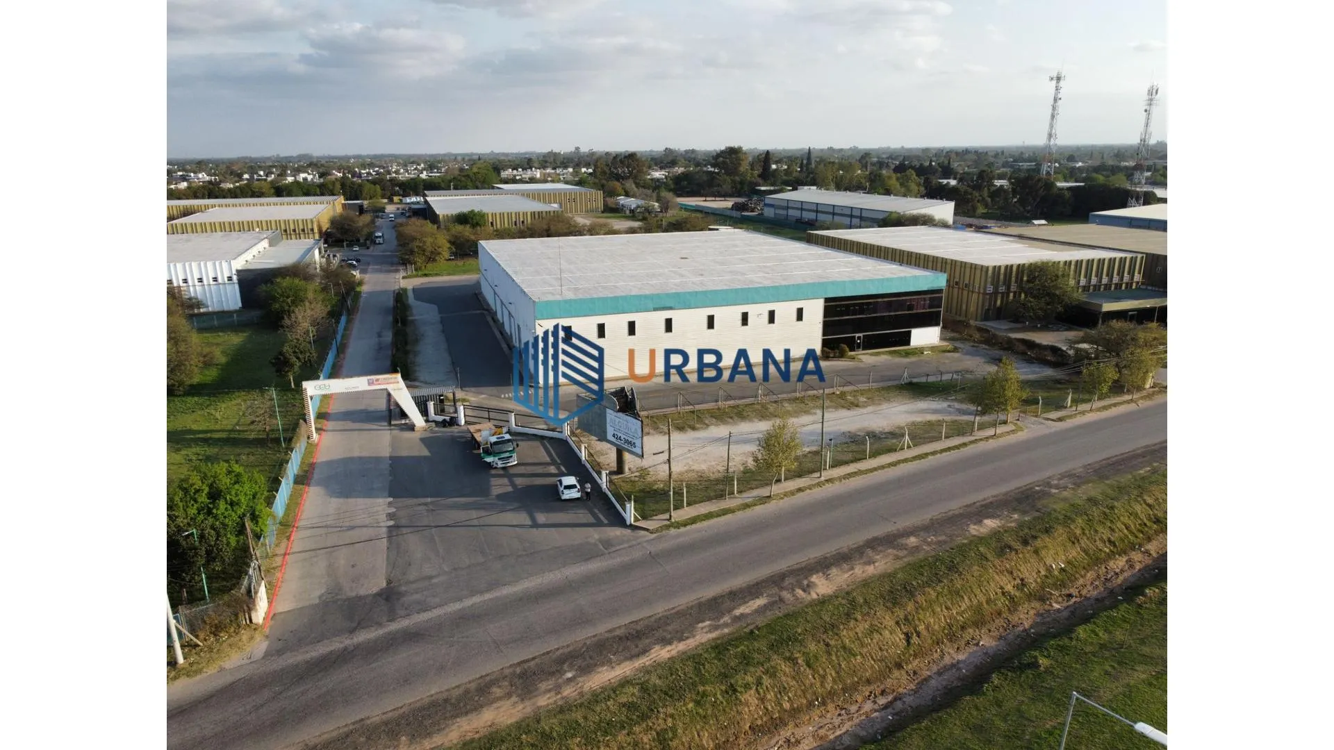 Galpon 4.800m2 mas oficinas, docks de carga y sprinklers
