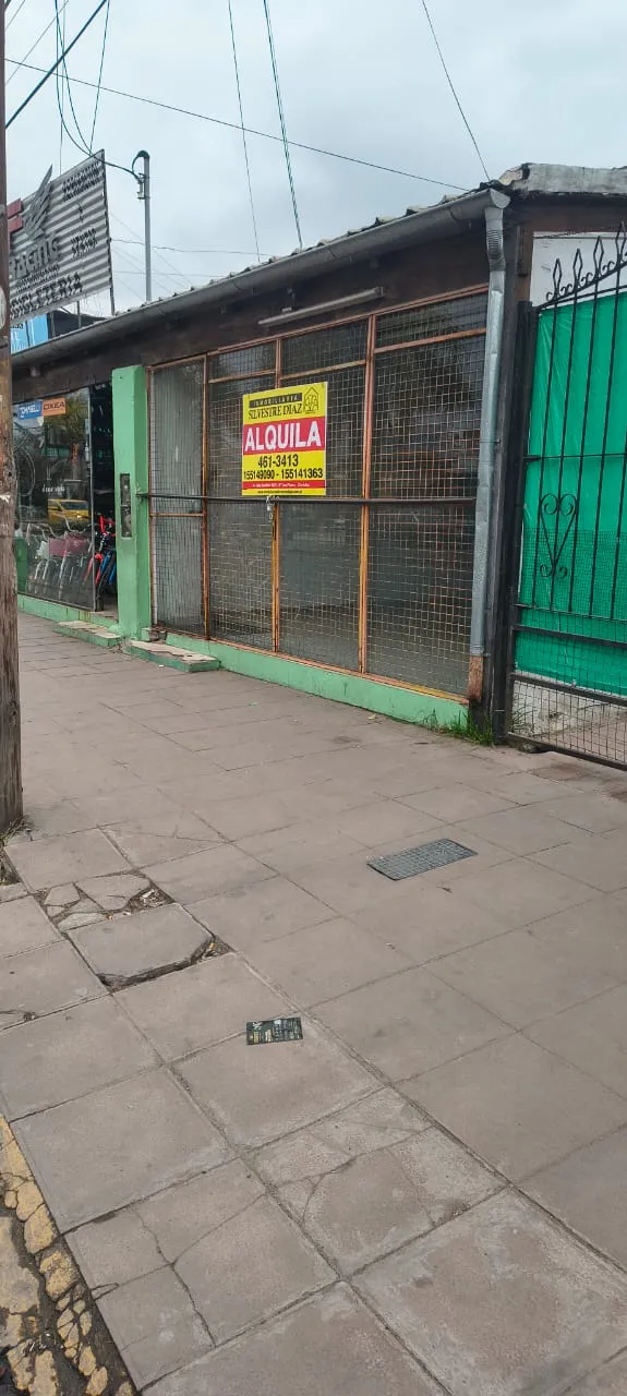 LOCAL EN EXCELENTE UBICACION COMERCIAL