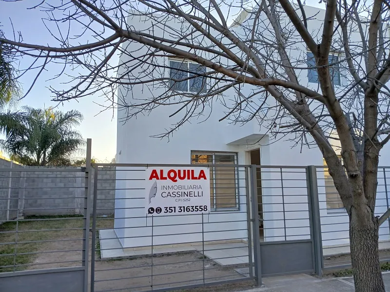 DUPLEX EN VALLE ESCONDIDO - 3 DORMITORIOS -