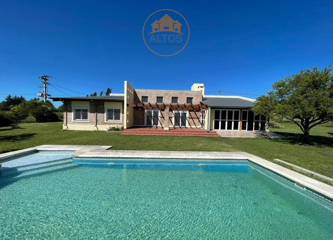 POTRERO DE GARAY-CASA CON PILETA EN TERRENO ESQ 3.000M2-BARRIO RESIDENCIAL-CORDOBA-ESCRITURA